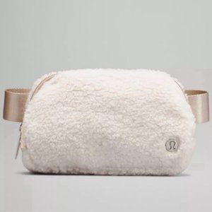 Fleece Everywhere Belt Bag